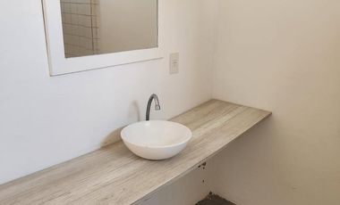 Departamento / Oficina 1 piso por escalera 3 ambientes Villa Adelina muy luminoso