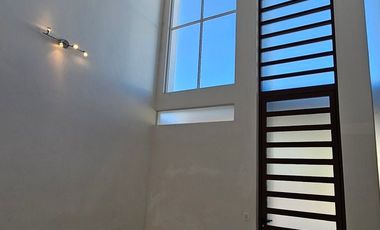 Casa en Zendera, con doble altura y recamara en planta baja