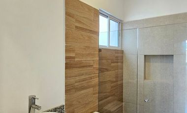 Casa en Zendera, con doble altura y recamara en planta baja