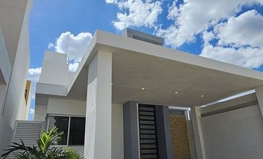 Casa en Zendera, con doble altura y recamara en planta baja