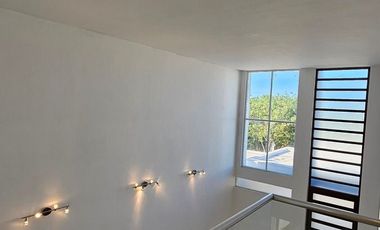 Casa en Zendera, con doble altura y recamara en planta baja