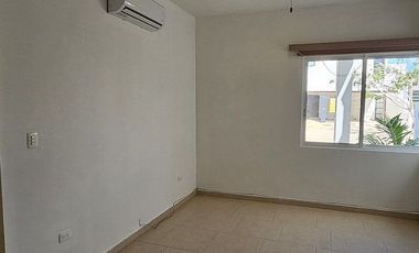 Casa en renta en Zendera, con doble altura y recamara en planta baja