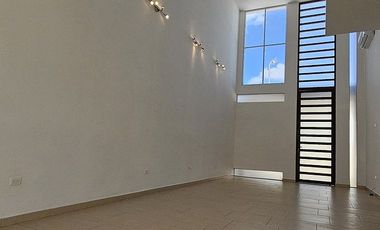 Casa en renta en Zendera, con doble altura y recamara en planta baja