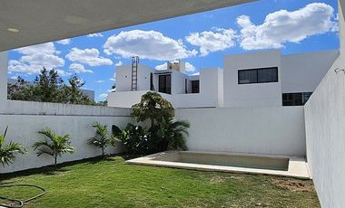 Casa en renta en Zendera, con doble altura y recamara en planta baja