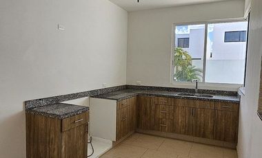 Casa en renta en Zendera, con doble altura y recamara en planta baja