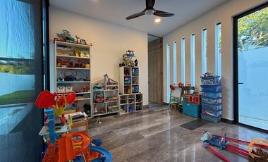 CASA EN VENTA PRIVADA ZENDERA, Ubicada en Conkal al Norte de Mérida