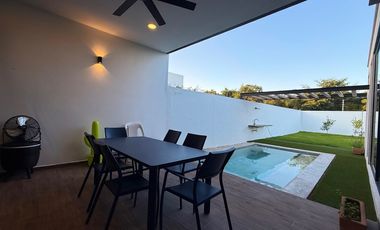 CASA EN VENTA PRIVADA ZENDERA, Ubicada en Conkal al Norte de Mérida