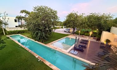 CASA EN VENTA PRIVADA ZENDERA, Ubicada en Conkal al Norte de Mérida