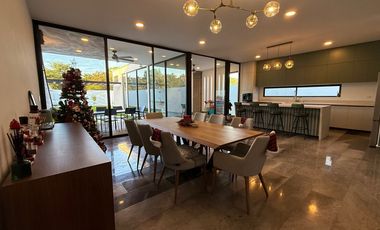 CASA EN VENTA PRIVADA ZENDERA, Ubicada en Conkal al Norte de Mérida