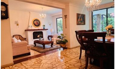 Vendo casa el poblado loma  parra unidad cerrada. Medellin. ✅