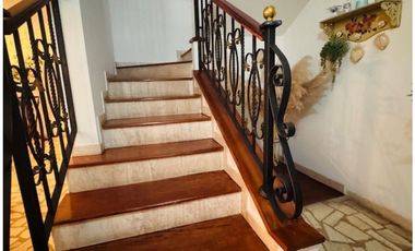 Vendo casa el poblado loma  parra unidad cerrada. Medellin. ✅