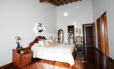 Vendo casa el poblado loma  parra unidad cerrada. Medellin. ✅