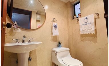 Vendo casa el poblado loma  parra unidad cerrada. Medellin. ✅