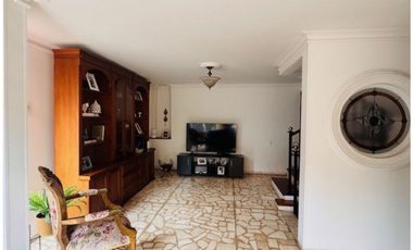 Vendo casa el poblado loma  parra unidad cerrada. Medellin. ✅