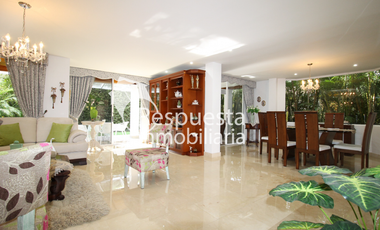 Vendo casa el poblado loma  parra unidad cerrada. Medellin. ✅