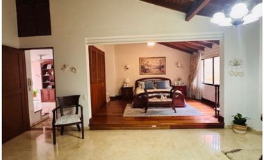 Vendo casa el poblado loma  parra unidad cerrada. Medellin. ✅