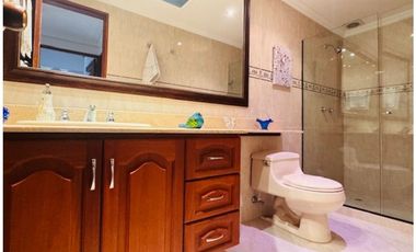 Vendo casa el poblado loma  parra unidad cerrada. Medellin. ✅