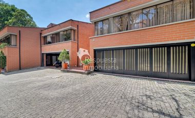 CASA EL POBLADO SECTOR COLEGIO MARY MOUNT. ✅