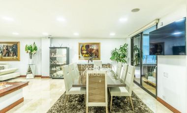 Venta en el poblado, hermosa casa con piscina privada en Medellín✅