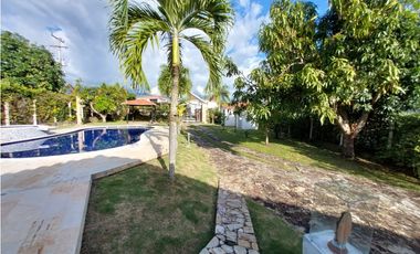 VENTA LINDA CASA DE UN PISO EN EL MEJOR CONDOMINIO DE CHINAUTA C/MARCA