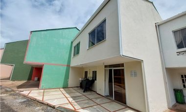 VENTA EXCELENTE CASA UBICADA EN CHINAUTA CUNDINAMARCA
