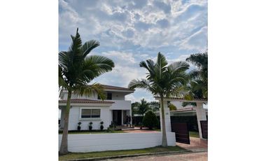 VENTA EXCELENTE CASA CAMPESTRE A PUERTA CERRADA FUSAGASUG C/MARCA