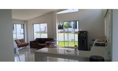 VENTA LINDA CASA EN EL MEJOR CONDOMINIO DE CHINAUTA CUNDINAMARCA
