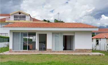 VENTA LINDA CASA EN EL MEJOR CONDOMINIO DE CHINAUTA CUNDINAMARCA