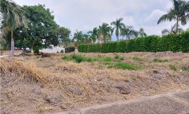 VENTA LOTE ESQUINERO SUPER UBICADO EN EL MEJOR CONDOMINIO DE CHINAUTA