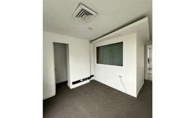 SE VENDE OFICINA EN LA AGUACATALA