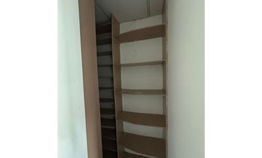 SE VENDE OFICINA EN LA AGUACATALA