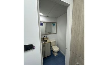 SE VENDE OFICINA EN LA AGUACATALA