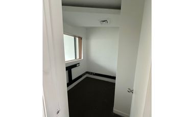 SE VENDE OFICINA EN LA AGUACATALA