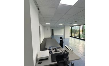 SE VENDE OFICINA EN LA AGUACATALA