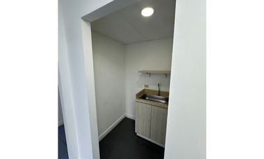 SE VENDE OFICINA EN LA AGUACATALA