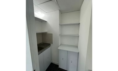 SE VENDE OFICINA EN LA AGUACATALA