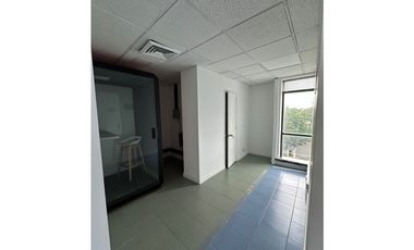 SE VENDE OFICINA EN LA AGUACATALA