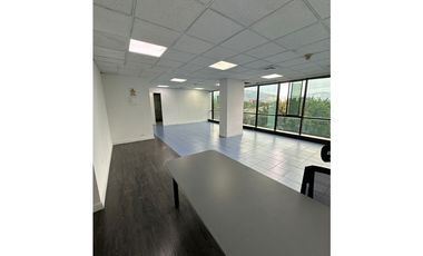 SE VENDE OFICINA EN LA AGUACATALA