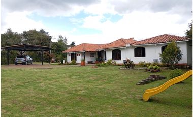CASA CAMPESTRE SE VENDE TABIO CUND.