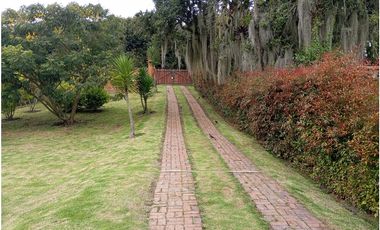 CASA CAMPESTRE SE VENDE TABIO CUND.