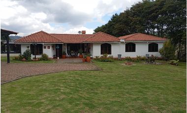 CASA CAMPESTRE SE VENDE TABIO CUND.