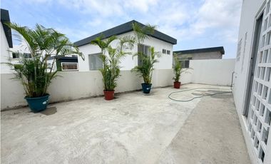 Casa nueva, semi amoblada en alquiler – Urbanización Nahla, sur Manta