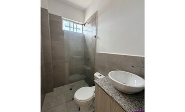 Casa nueva, semi amoblada en alquiler – Urbanización Nahla, sur Manta