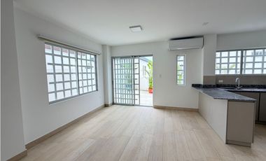 Casa nueva, semi amoblada en alquiler – Urbanización Nahla, sur Manta