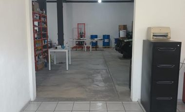 BODEGA EN VENTA  EL SAUZ, TEQUISQUIAPAN Sup 200 m2 ( Titulo de Propiedad )