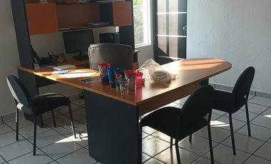 BODEGA EN VENTA  EL SAUZ, TEQUISQUIAPAN Sup 200 m2 ( Titulo de Propiedad )