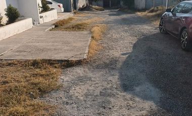 BODEGA EN VENTA  EL SAUZ, TEQUISQUIAPAN Sup 200 m2 ( Titulo de Propiedad )