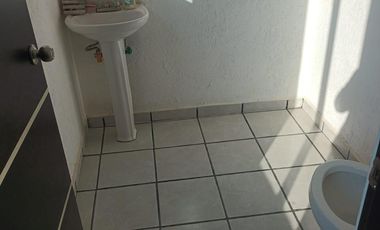 BODEGA EN VENTA  EL SAUZ, TEQUISQUIAPAN Sup 200 m2 ( Titulo de Propiedad )