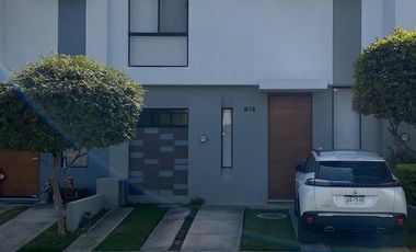 COMODA CASA EN RENTA EN LAS GRULLAS RESIDENCIAL