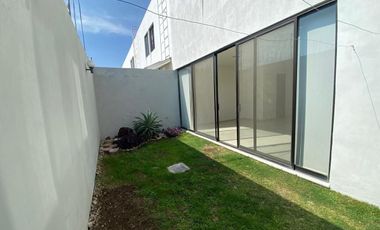 COMODA CASA EN RENTA EN LAS GRULLAS RESIDENCIAL